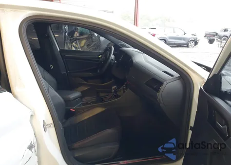 2021 Volkswagen Jetta Gli 2.0T Autobahn/2.0T S z USA, uszkodzony, nr VIN 3VW6T7BU1MM070682